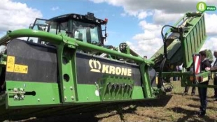 Kasza, rendkezelő, bálázó újdonságok, - Valtra traktorok a KRONE Show-n!